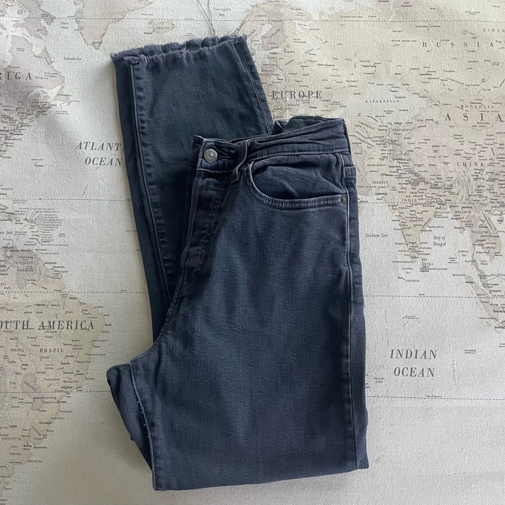 Levi’s 90s Gray/ Purple Wash High Rise Raw Hem Jeans Size 29 - Picture 1 of 14